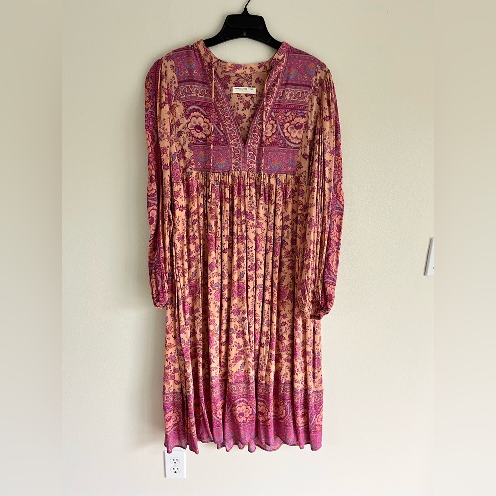 SPELL & THE GYPSY COLLECTIVE
PINK MULTI FLORAL DRESS
EUC - SIZE S